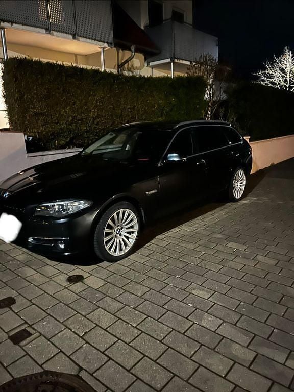 Gebraucht 2015 BMW 530 Luxury Line Kombi | 12.250 € (Superpreis) - Bild 1/4