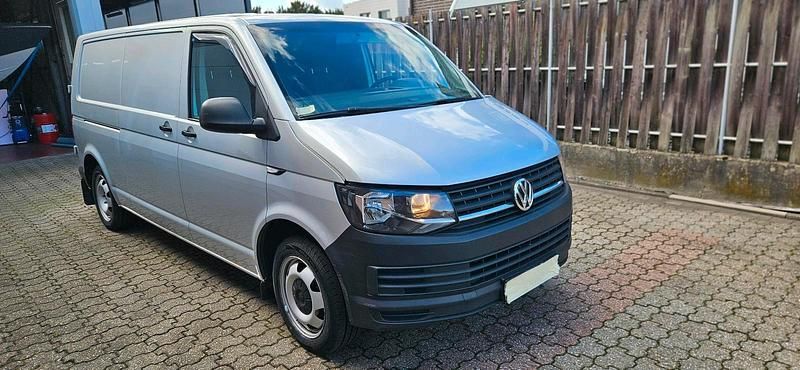 Silber Gebraucht 2017 VW T6 Van | 12.999 € - Bild 1/4