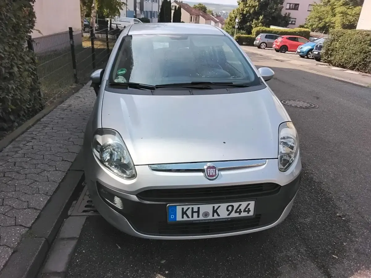 Gebraucht Fiat Punto 70 PS (51 kW) 2012 Silber Kleinwagen