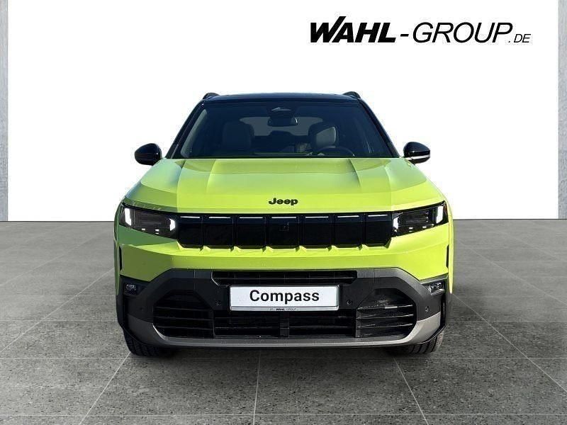 Neu Jeep Compass 145 PS (106 kW) 2026 Grün SUV