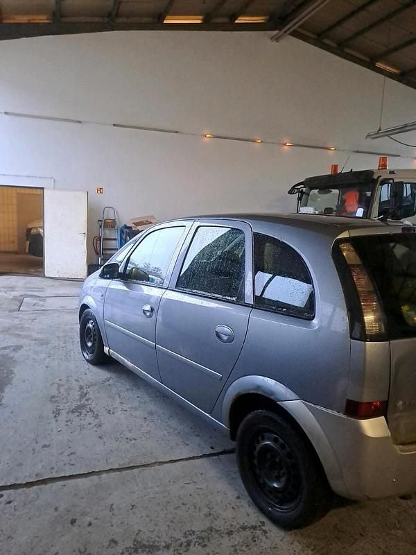 Gebraucht Opel Meriva 101 PS (74 kW) 2007 Silber Van / Kleinbus
