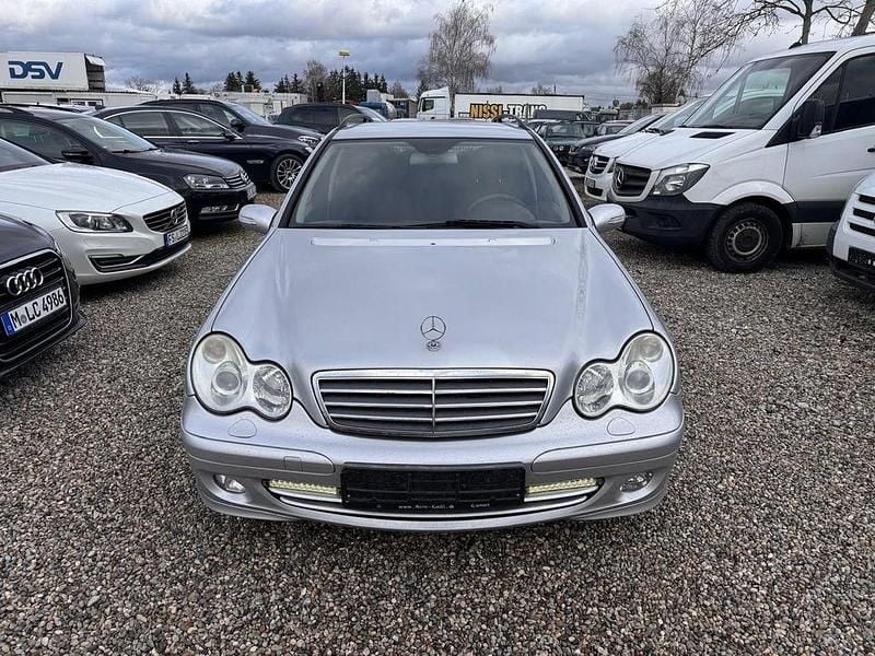 Gebraucht Mercedes C220 150 PS (110 kW) 2006 Silber Limousine
