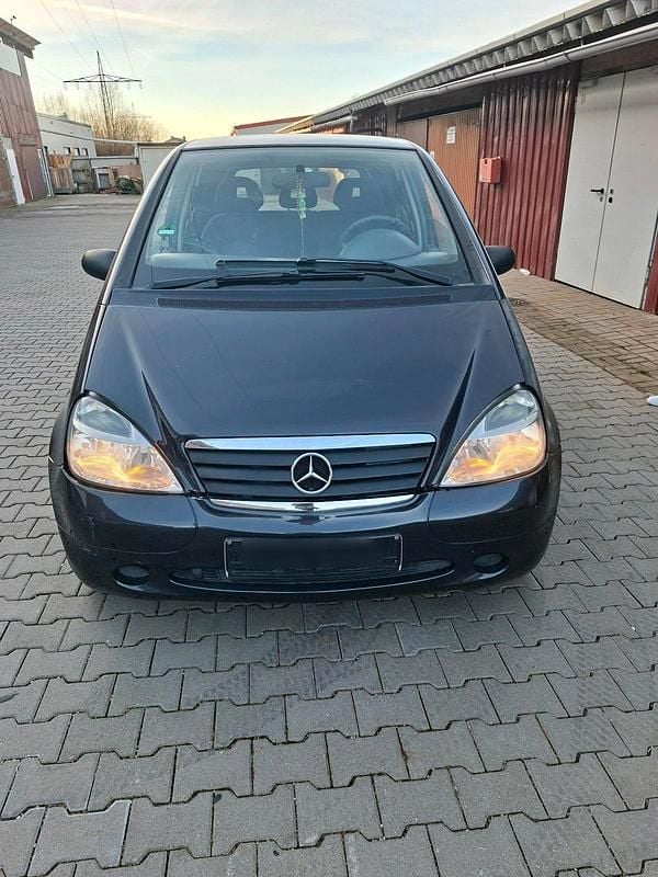 Schwarz Gebraucht 1999 Mercedes A140 Kleinwagen | 2.000 € (Fairer Preis) - Bild 1/4