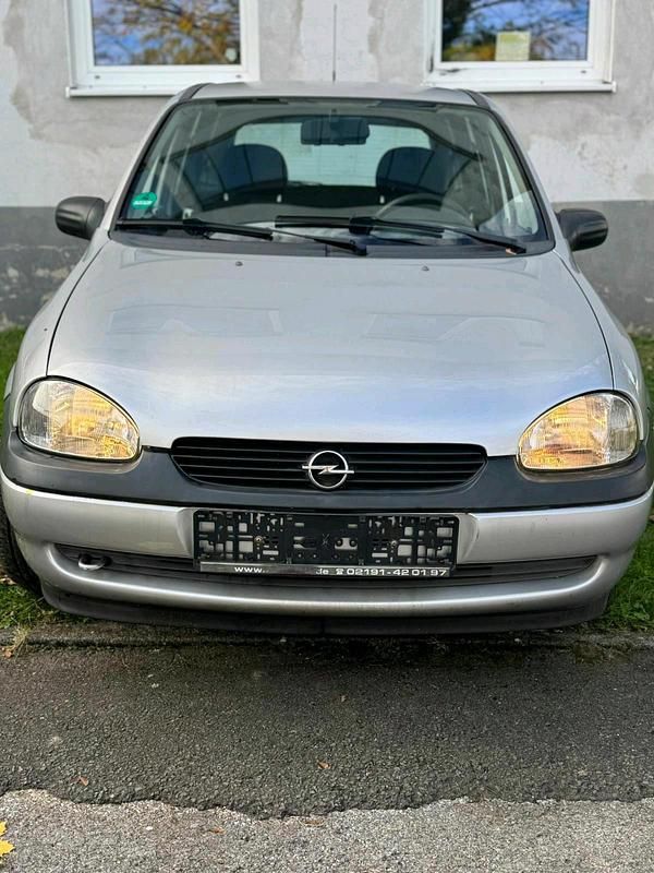 Second-hand Opel Corsa 75 CP (55 kW) 2000 Argintiu Hatchback