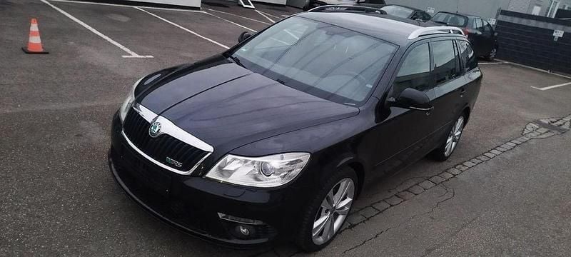 Schwarz Gebraucht 2012 Skoda Octavia RS Kombi | 6.800 € (Superpreis) - Bild 1/4