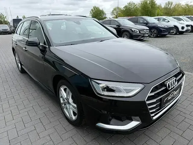 Gebraucht Audi A4 Ambiente 204 PS (150 kW) 2022 Schwarz Kombi