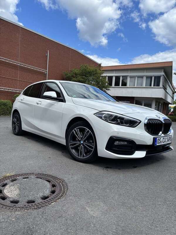 Gebraucht 2020 BMW 118 Sport Line Kleinwagen | 19.400 € (Fairer Preis) - Bild 1/4
