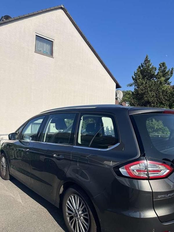 Gebraucht 2017 Ford Galaxy Van / Kleinbus | 17.400 € (Teuer) - Bild 1/4