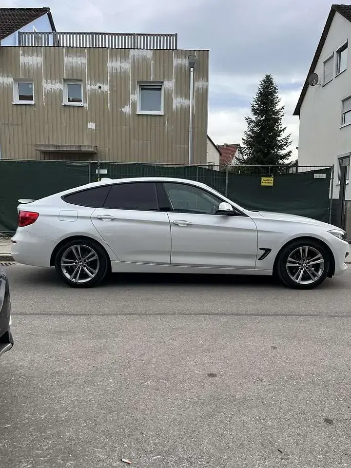 Gebraucht BMW 320 Sport Line 184 PS (135 kW) 2019 Weiß Limousine