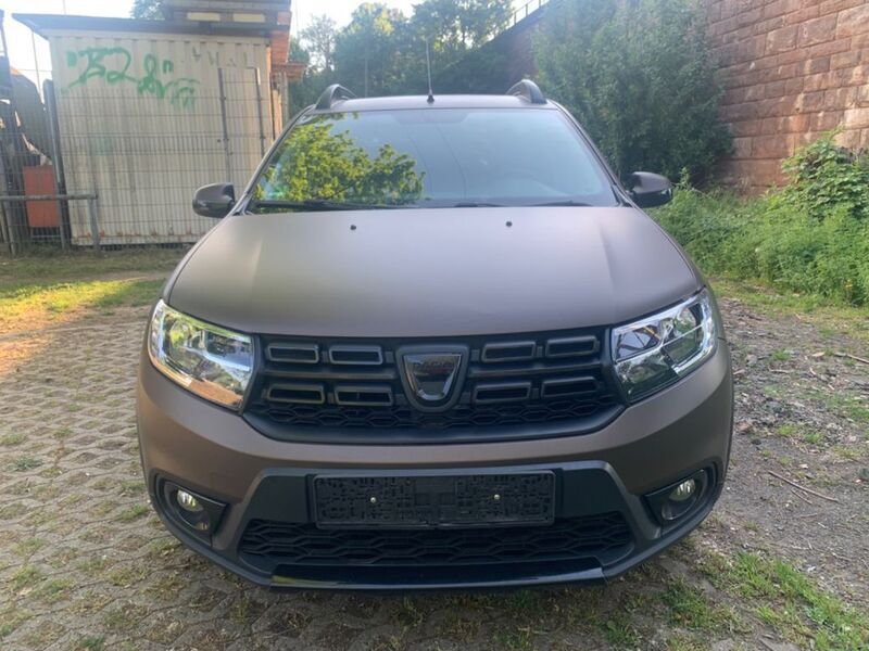 Schwarz Gebraucht 2018 Dacia Sandero Celebration Kleinwagen | 9.399 € (Fairer Preis) - Bild 1/4
