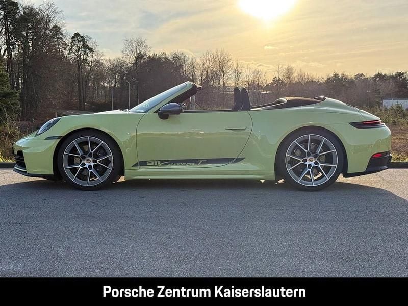 Neu Porsche 911 Carrera Cabriolet 394 PS (289 kW) 2025 Gelb Cabrio