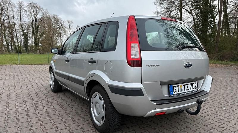 Gebraucht Ford Fiesta 80 PS (58 kW) 2006 Grau Kleinwagen