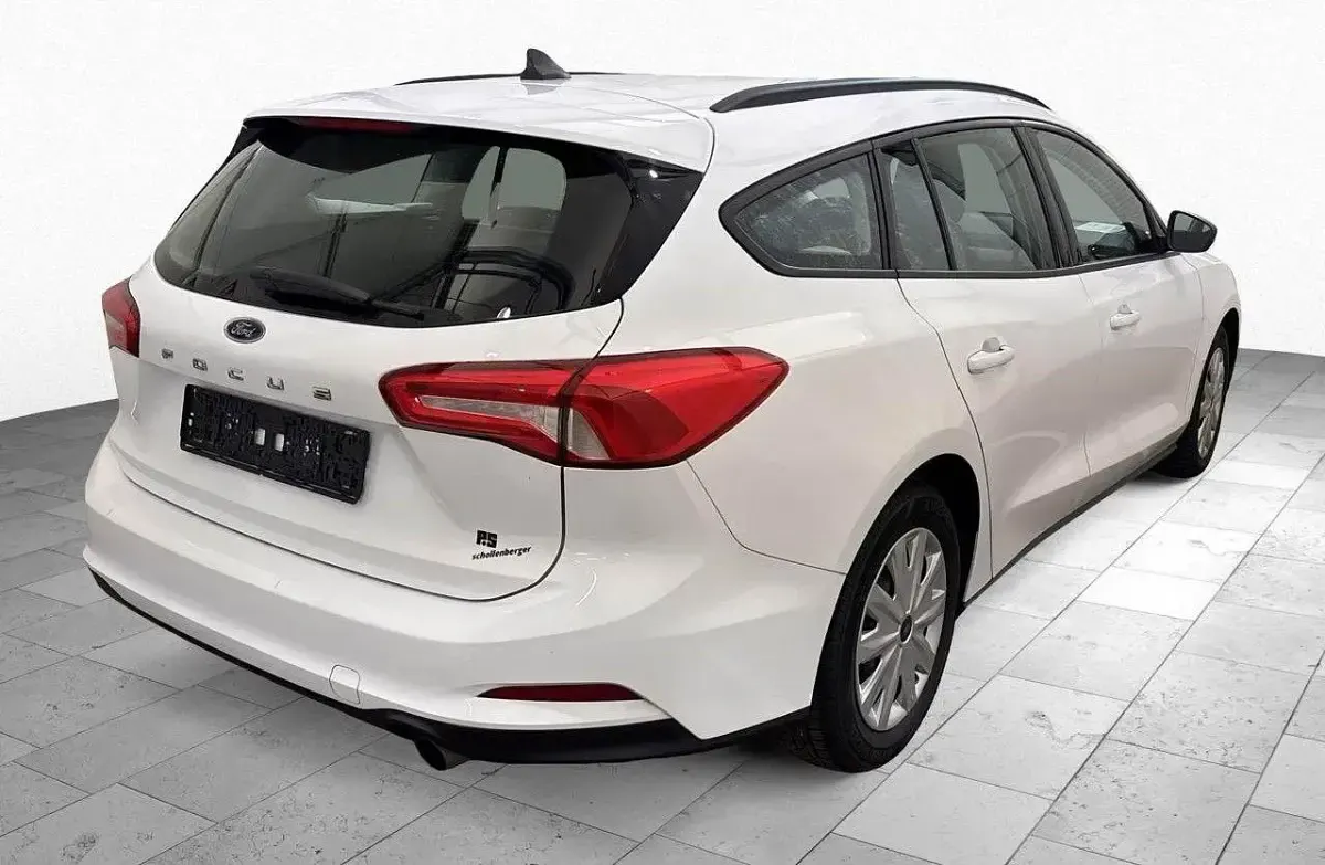 Używany Ford Focus Trend 125 KM (91 kW) 2021 Biały Kombi