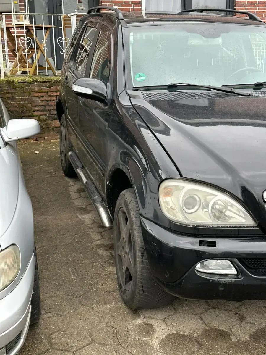 Gebraucht Mercedes ML270 163 PS (119 kW) 2004 Schwarz SUV