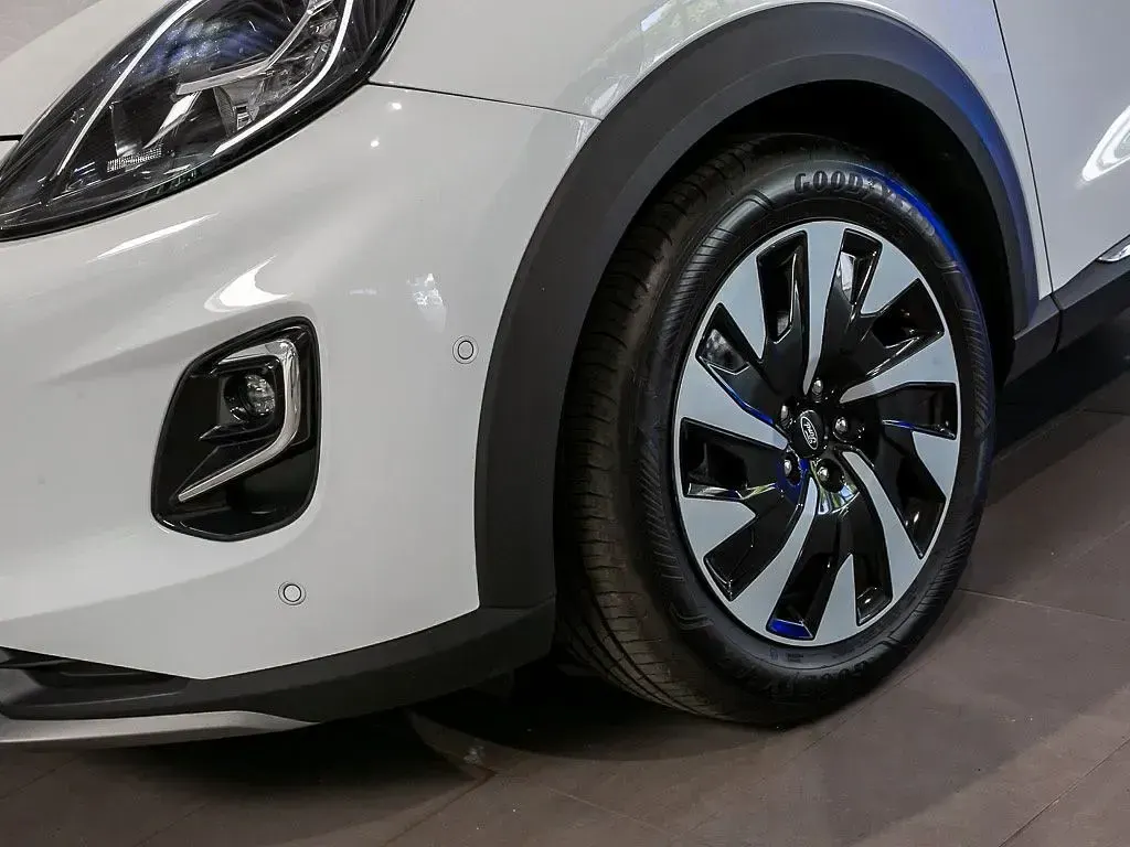 Gebraucht Ford Puma Titanium 125 PS (91 kW) 2024 Weiß SUV