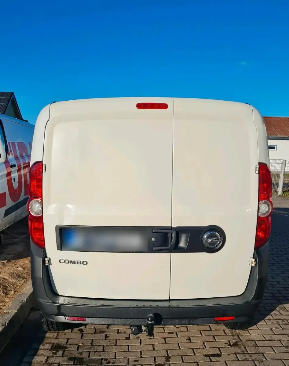 Gebraucht Opel Combo 96 PS (70 kW) 2017 Weiß Van / Kleinbus