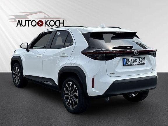 Gebraucht Toyota Yaris Hybrid Plus 131 PS (96 kW) 2025 Schnee weiß SUV