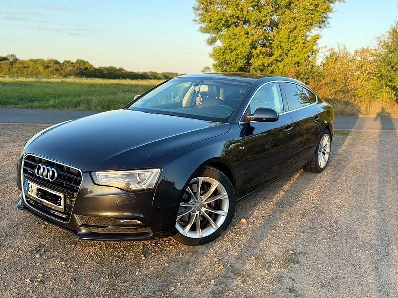 Schwarz Gebraucht 2012 Audi A5 Sportback Design Kleinwagen | 11.499 € (Superpreis) - Bild 1/4