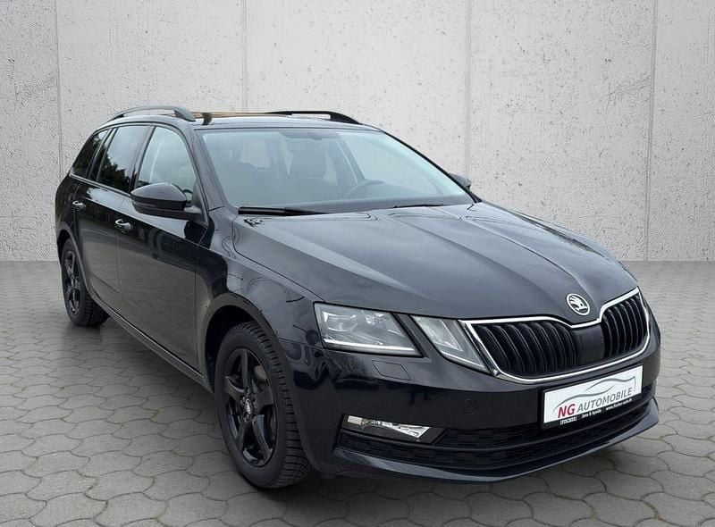 Schwarz Gebraucht 2018 Skoda Octavia Kombi | 17.900 € (Etwas zu teuer) - Bild 1/4