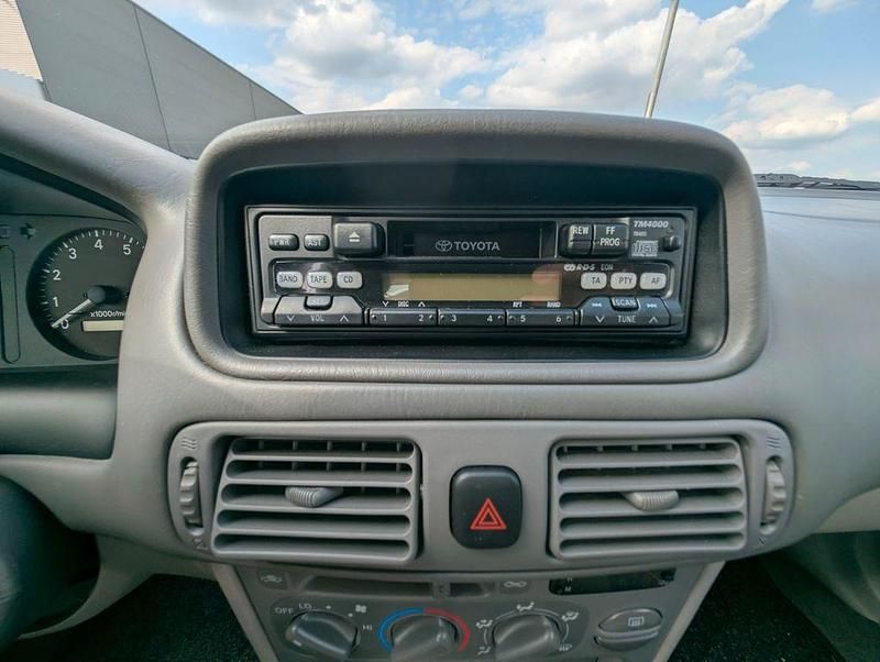 Silber Gebraucht 1998 Toyota Corolla Limousine | 4.750 € (Fairer Preis) - Bild 1/4