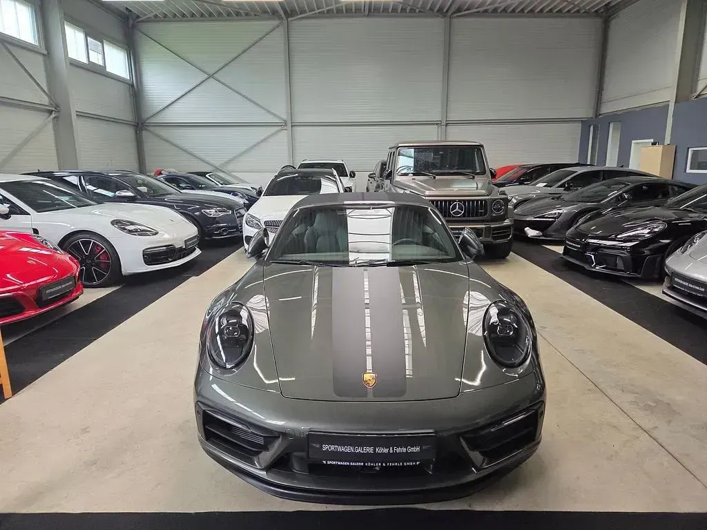 Gebraucht Porsche 992 480 PS (353 kW) 2022 Aventuringrünmetallic Cabrio