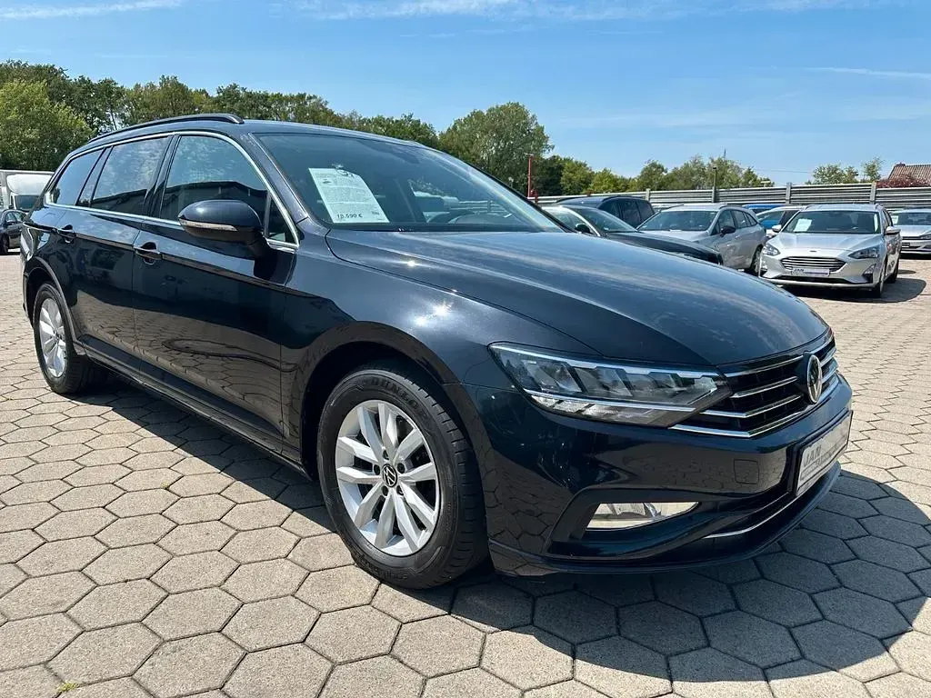 Gebraucht VW Passat Business 150 PS (110 kW) 2022 Schwarz Kombi