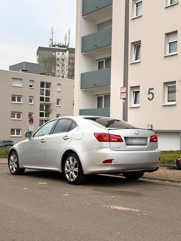 Second-hand Lexus IS220d 177 CP (130 kW) 2008 Argintiu Berlinǎ