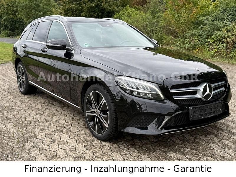 Schwarz Gebraucht 2019 Mercedes C300e Kombi | 19.990 € (Guter Preis) - Bild 1/4