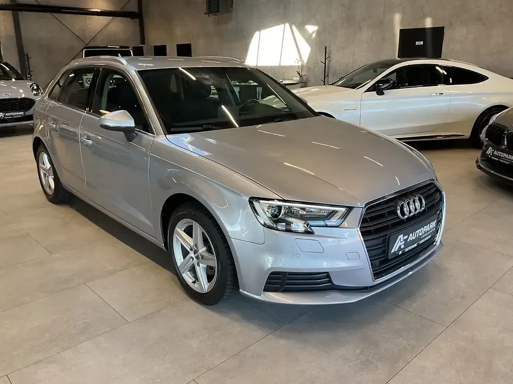 Używany Audi A3 Comfort 150 KM (110 kW) 2018 Srebrny Sedan/Limuzyna