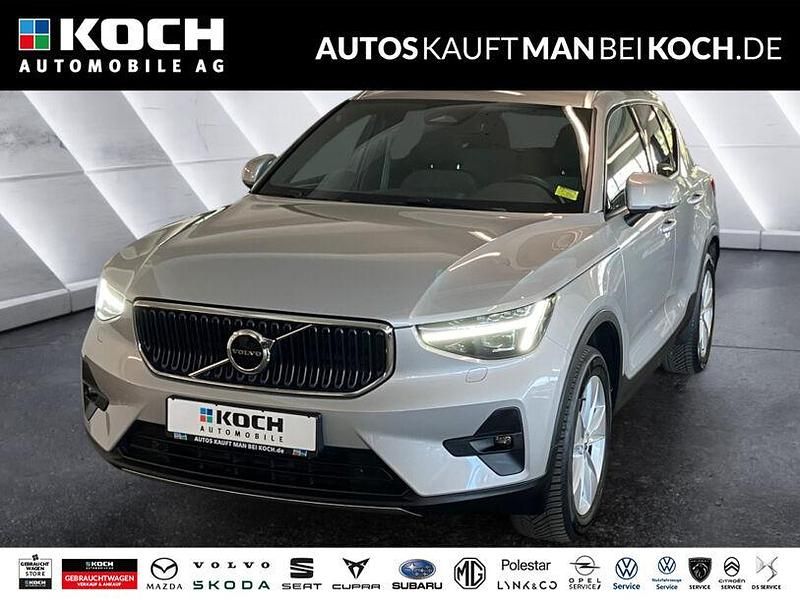 Gebraucht Volvo XC40 Core 163 PS (119 kW) 2024 Silver dawn SUV