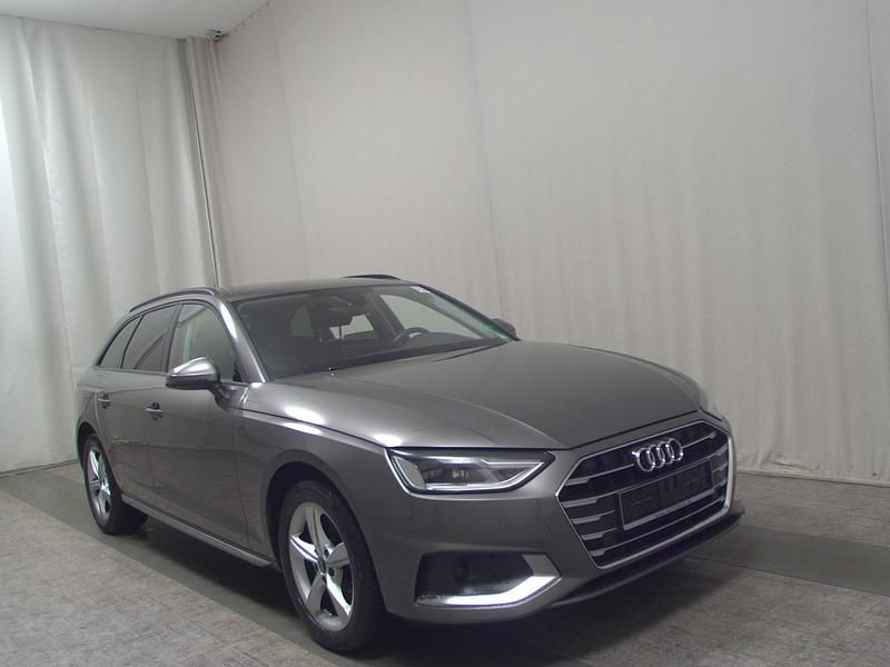 Gebraucht Audi A4 Advanced 163 PS (119 kW) 2021 Grau Kombi