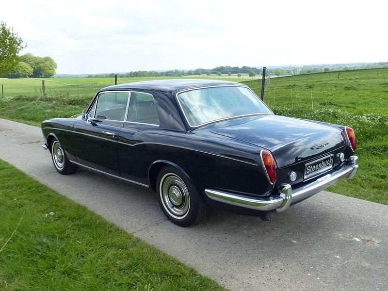 Gebraucht Bentley T1 200 PS (147 kW) 1968 Dunkelblau Limousine