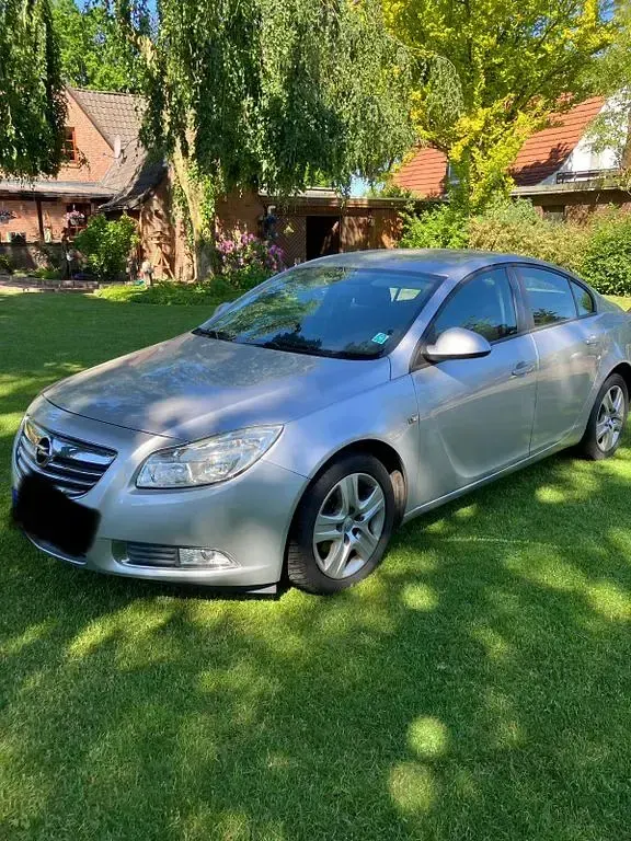 Gebraucht Opel Insignia Selection 110 PS (80 kW) 2010 Silber Limousine