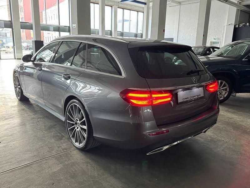 Second-hand Mercedes E250 AMG line 211 CP (155 kW) 2018 Gri Break