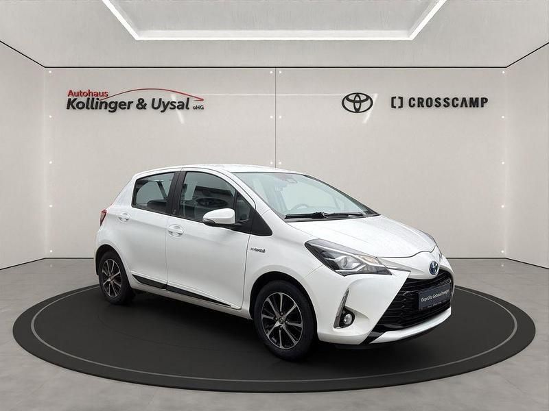 Gebraucht Toyota Yaris Hybrid Team 75 PS (55 kW) 2018 Super (pure) white ii Limousine