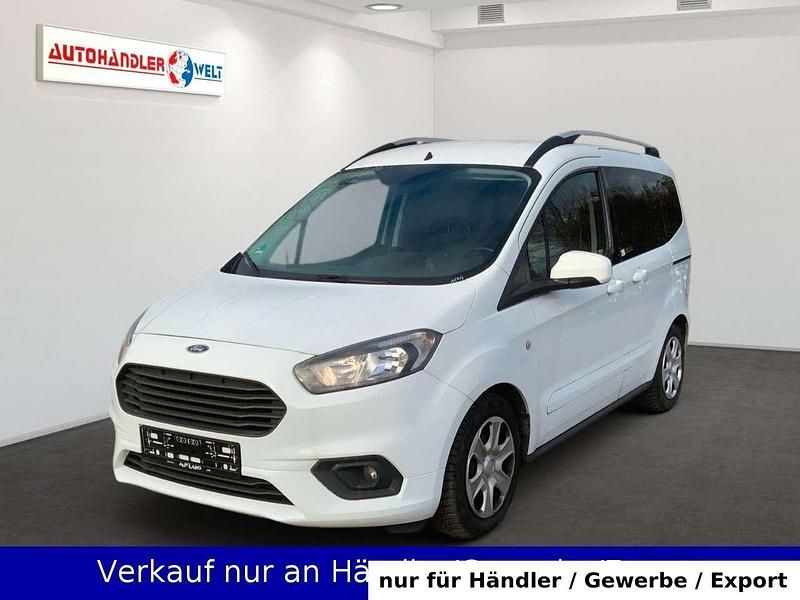 Weiß Gebraucht 2018 Ford Tourneo Kombi | 7.999 € - Bild 1/3