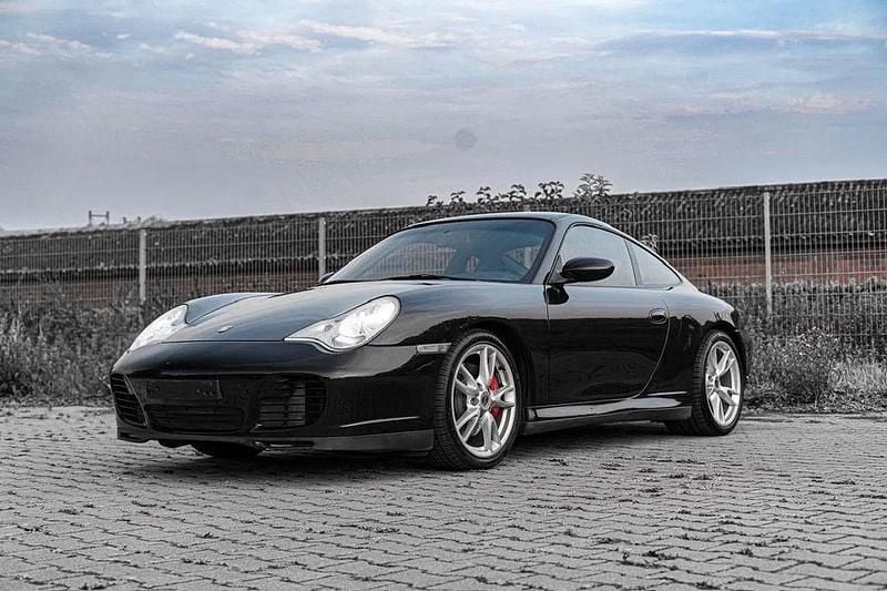 Schwarz Gebraucht 2003 Porsche 911 Carrera 4S Coupé | 39.650 € (Fairer Preis) - Bild 1/4