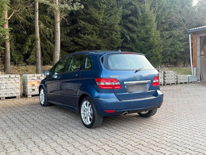 Gebraucht Mercedes B180 109 PS (80 kW) 2008 Blau Van / Kleinbus