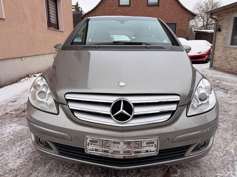 Gebraucht Mercedes B200 Sport 136 PS (100 kW) 2008 Grau Van / Kleinbus