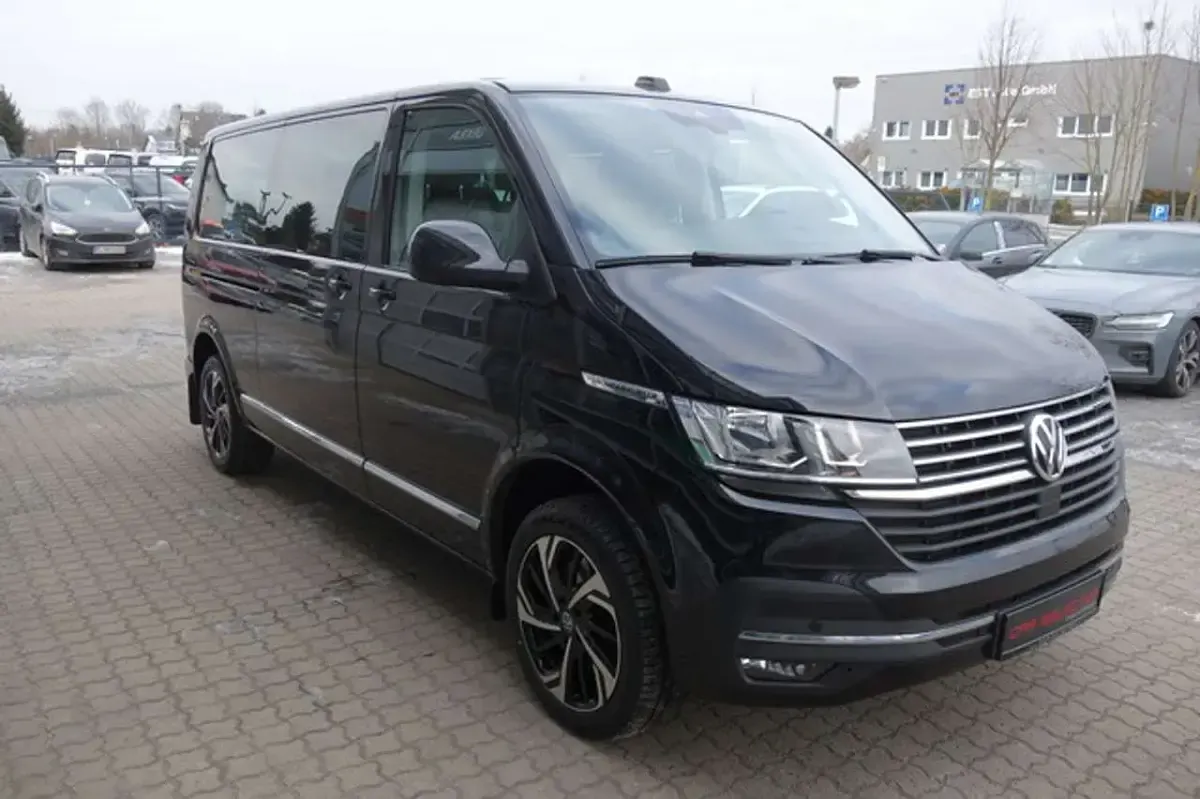Używany VW Caravelle 204 KM (150 kW) 2021 Czarny Van