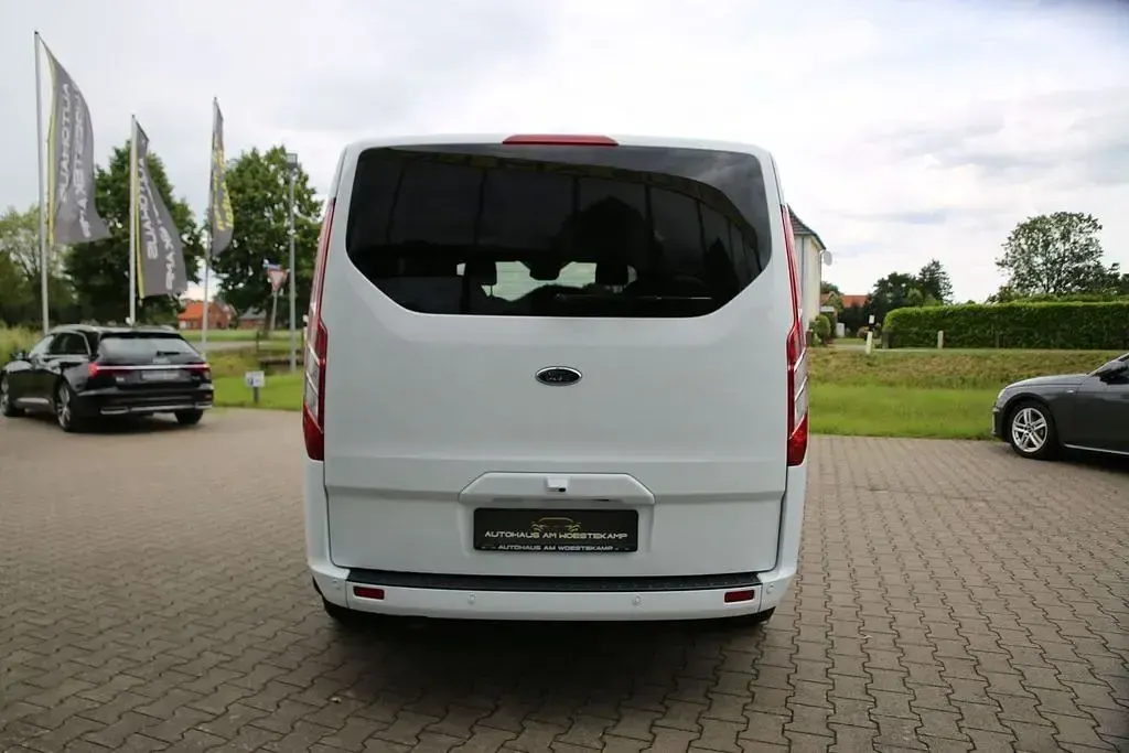 Gebraucht Ford Tourneo Limited 131 PS (96 kW) 2021 Frozen white Van / Kleinbus