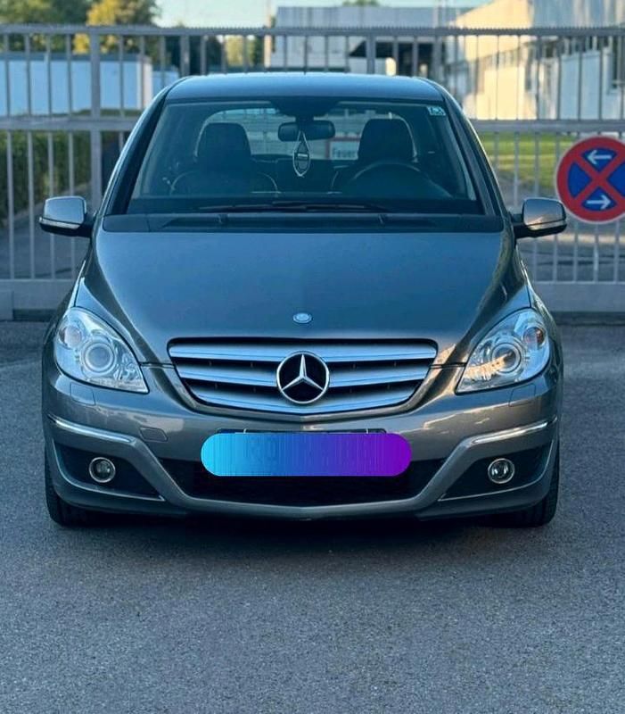 Grau Gebraucht 2008 Mercedes B200 Van / Kleinbus | 2.999 € (Fairer Preis) - Bild 1/4