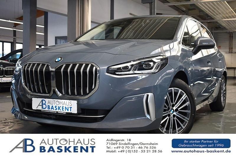 Grau Gebraucht 2022 BMW 218 Active Tourer Luxury Line Van / Kleinbus | 24.890 € (Fairer Preis) - Bild 1/4