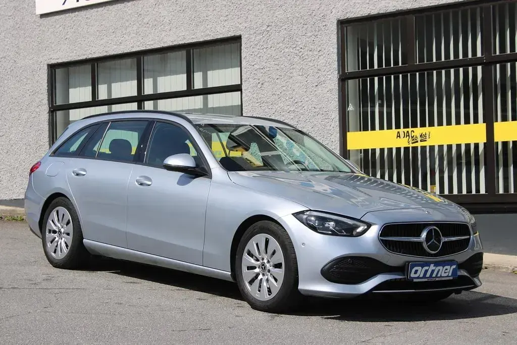 Gebraucht Mercedes C220 200 PS (147 kW) 2022 Silber Limousine