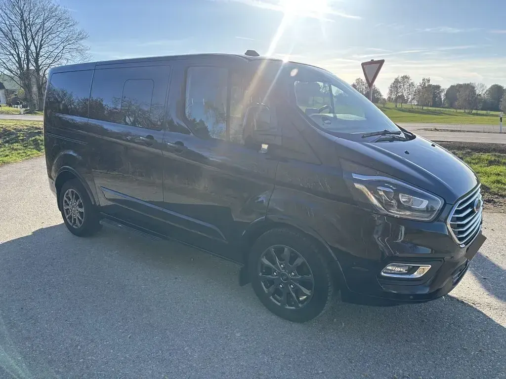 Gebraucht Ford Tourneo Custom Titanium X 185 PS (136 kW) 2019 Schwarz Van