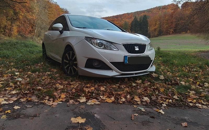 Weiß Gebraucht 2009 Seat Ibiza Kleinwagen | 2.000 € (Fairer Preis) - Bild 1/4