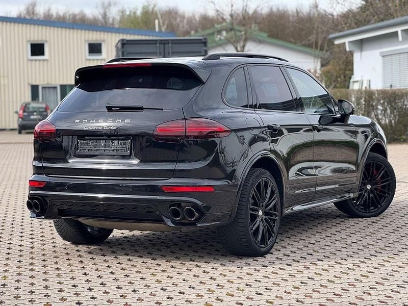 Gebraucht Porsche Cayenne Turbo 519 PS (381 kW) 2015 Schwarz SUV