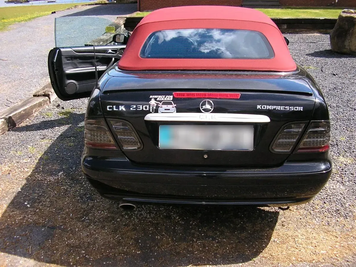 Gebraucht Mercedes CLK230 Avantgarde 197 PS (144 kW) 2001 Schwarz Cabrio