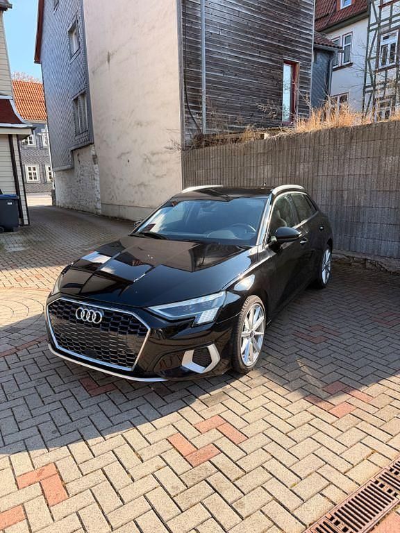 Gebraucht Audi A3 Advanced Plus 116 PS (85 kW) 2021 Schwarz Limousine