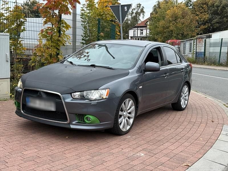 Grau Gebraucht 2010 Mitsubishi Lancer Limousine | 2.600 € (Superpreis) - Bild 1/4